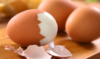 Hogyan lehet ellenőrizni a frissessége tojást otthon és a boltban (a víz, és egyéb módszerekkel), fotó és videó