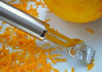 Hogyan lehet eltávolítani a héját a citrom vagy narancs