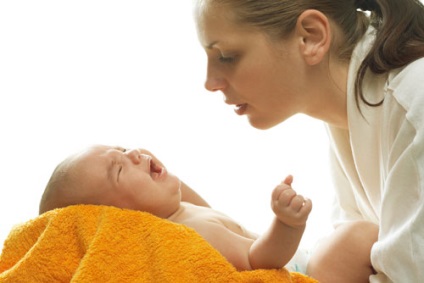 Hogyan megnyugtatja a babát és amint azt a sírás