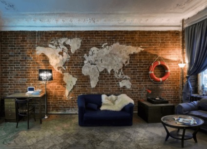 Világtérképet egy falfestmény a belső a lakás