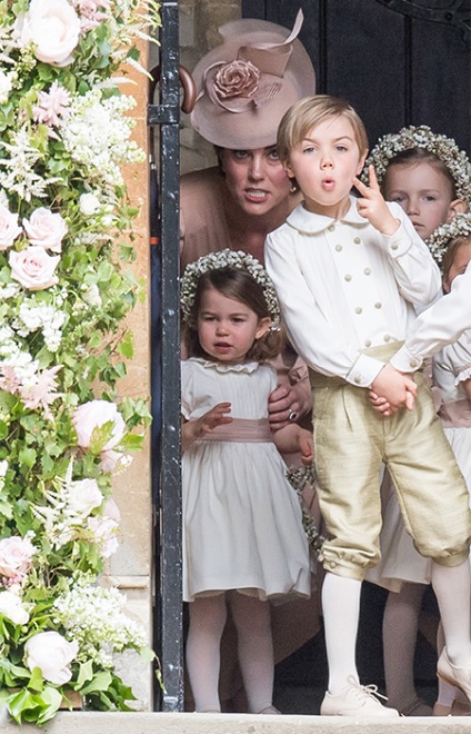 Keyt Middlton tett egy csobbanás a esküvőre a húga Pippa és James Matthews, hello! (Keyt Middlton) Keyt Middlton tett egy csobbanás a esküvőre a húga Pippa és James Matthews, hello!
