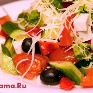 Klasszikus Cézár saláta házi csirke recept fényképpel (saláta) Klasszikus Cézár saláta házi csirke recept egy fotó