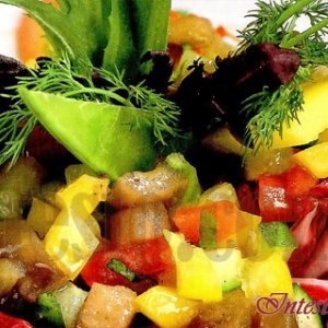 Klasszikus Cézár saláta házi csirke recept fényképpel (otthon) Klasszikus Cézár saláta házi csirke recept egy fotó