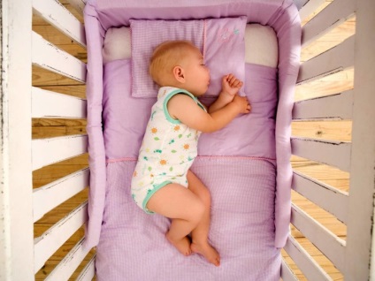 Amikor egy gyermek tud aludni a párnán választani Gyermek párnák aludni az év