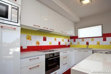 Комфортний дизайн робочої зони на кухні