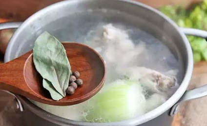 Csirke leves rizs és burgonya recept egy fotó nélkül zazharki