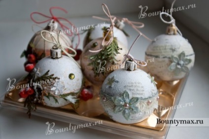 A mesterkurzus hogyan Karácsonyi labdák kezük festés, decoupage, dekoráció karácsonyi labdák
