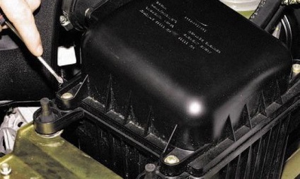 Cserélni a levegőszűrőt chevrolet niva lépésről lépésre és képek (oktatás) Cserélni a levegőszűrőt chevrolet niva lépésről lépésre és képek