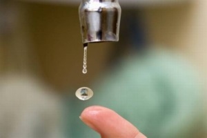 Mennyit és miért a meleg víz ki van kapcsolva, ahol megtanulják, hogyan kell kikapcsolni, és hogy megoldja a problémát