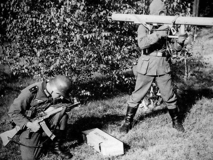 Német rakéta-meghajtású gránát raketenpanzerbuchse 43 ofenrohr () és panzerschrek (rpzb