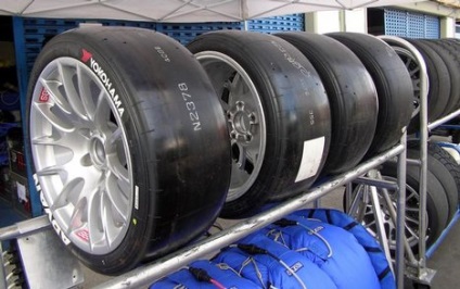 tehermentesítést autó (auto) súlya alól autók