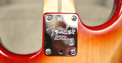Elhangolás Fender Stratocaster