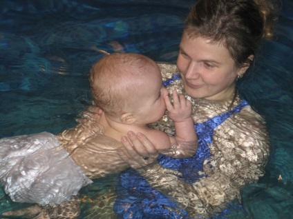 Úszni, mielőtt - hogyan kell tanulni úszni újszülött