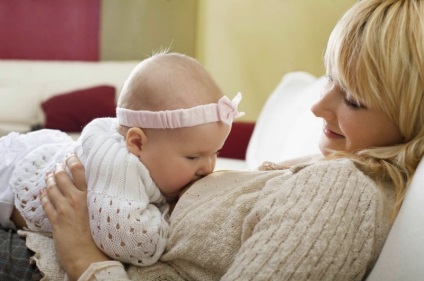 Az előnyök a szoptatás az anya és a gyermek