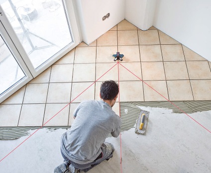 Jelölés a padló lerakása előtt csempék és pontosság ellenőrzés (videó)