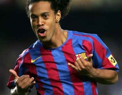 Ronaldinho - életrajz, a személyes élet, fotó, labdarúgó karrierjét, klubok Ronaldinho (karrier) Ronaldinho - életrajz, a személyes élet, fotó, labdarúgó karrierjét, klubok Ronaldinho
