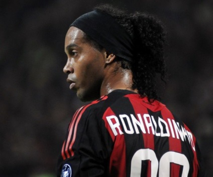 Ronaldinho - életrajz, a személyes élet, fotó, labdarúgó karrierjét, klubok Ronaldinho (Ronaldinho) Ronaldinho - életrajz, a személyes élet, fotó, labdarúgó karrierjét, klubok Ronaldinho