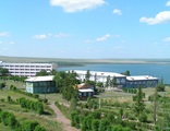 Szanatórium Altai Krai - egészségügyi rehabilitációs központ - a tavaszi tó