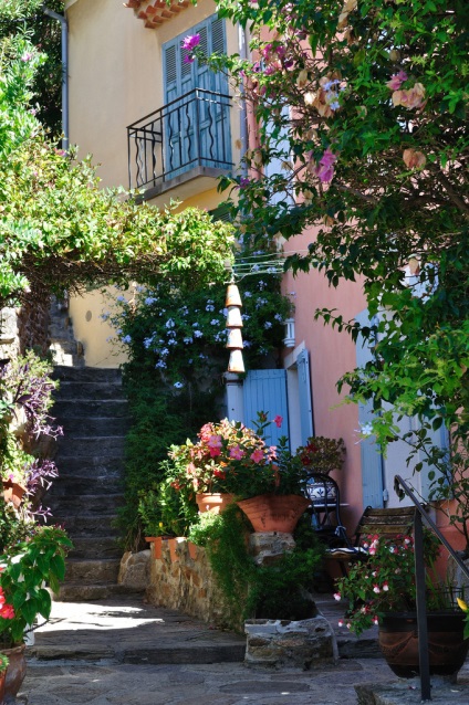 Mesés provence város Bormes-les-mimóza