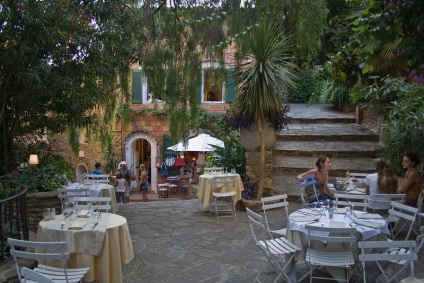 Mesés provence város Bormes-les-mimóza