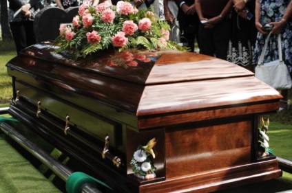 Mennyibe kerül egy temetés költsége eltemetni egy ember 2016-ban