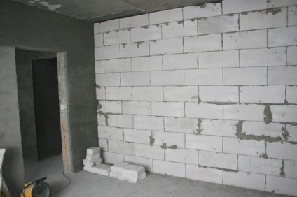 Módszerek falazat belső falak a hab blokkok kezével fotó és videó