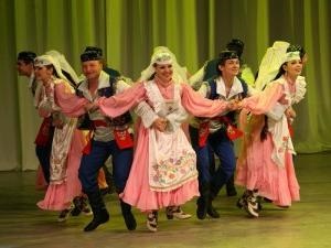 Tatár dance továbbítja a teljes ízét ennek a népnek