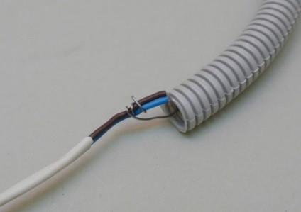 Hullámosított PVC cső, hogyan kell kiválasztani és telepíteni a cső a szonda a vezetékes hálózathoz, mind a csövek