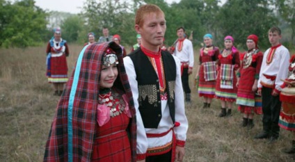 Udmurt esküvői szokások és hagyományok során ünnepségek, fotó és videó