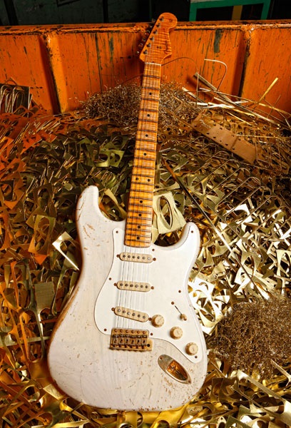 Kiválasztása gitár Fender Stratocaster - varjú