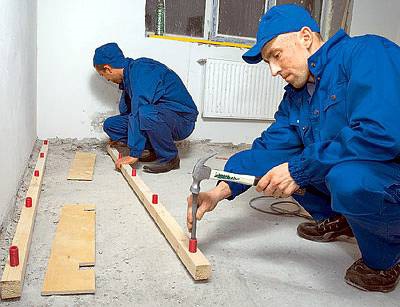 Önterülő a padlót a kezüket a készülék naplók (igazítás) Önterülő a padlót a kezüket a készülék naplókat