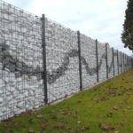 A kerítés készült gabion saját kezűleg, rögzítő profilok - fotó és videó