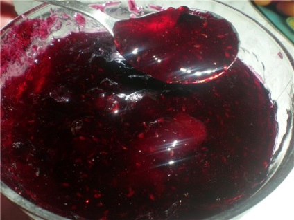 Feketeribizli zselé a téli főzés nélkül recept hideg módszerrel, és egy öt perces zselatin (fekete) Fekete ribizli zselé téli főzés nélkül recept hideg eljárás, és egy öt perces zselatin