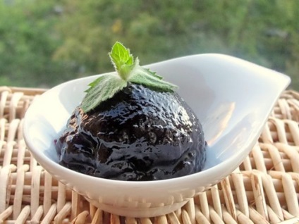 Feketeribizli zselé a téli főzés nélkül recept hideg módszerrel, és egy öt perces zselatin (fekete) Fekete ribizli zselé téli főzés nélkül recept hideg eljárás, és egy öt perces zselatin