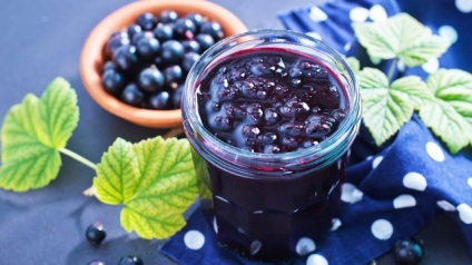 Feketeribizli zselé a téli főzés nélkül recept hideg módszerrel, és egy öt perces zselatin (feketeribizli) Fekete ribizli zselé téli főzés nélkül recept hideg eljárás, és egy öt perces zselatin
