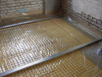 Beton esztrich padló kezüket (kéz) Beton esztrich padló kezük