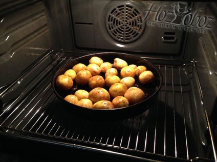 Teljesen sült krumpli a sütőben, a recept egy fotó, hozoboz - ismerjük mind az étel