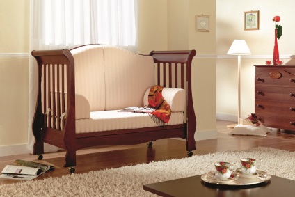 Kanapé a gyerekszobában és fotó kanapé, kanapé ortopéd matrac, heverő