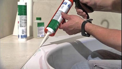A tömítőanyag fürdő hogyan válassza ki és alkalmazza a saját kezét, javítási és design a fürdőszobában