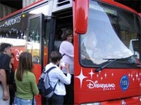 Hogyan lehet eljutni a repülőtérről a párizsi Disneyland