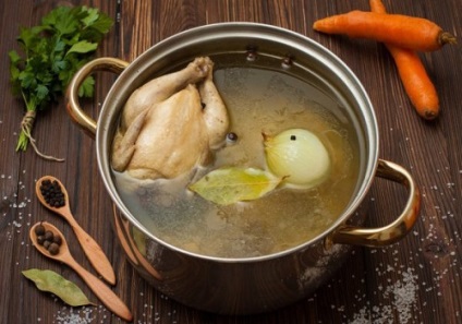 Hogyan és mennyit kell tárolni a levest a hűtőbe