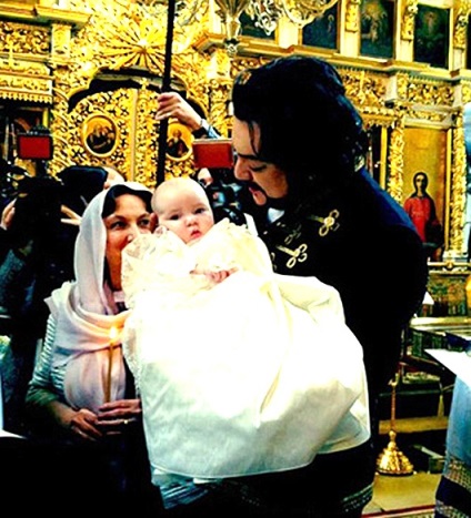Ahogy Kirkorov lánya keresztelték, az egyik hölgy - női magazin