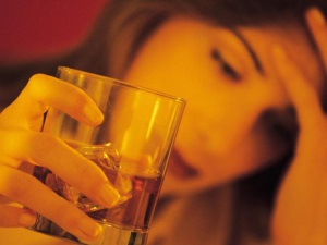 Hogyan lehet legyőzni az alkoholizmus férje vagy fia otthon