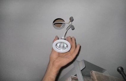 Hogyan lehet csatlakozni a reflektorok a kezüket, ha sokan vannak (sok) Hogyan lehet csatlakozni a reflektorok a kezüket, ha sok van belőlük