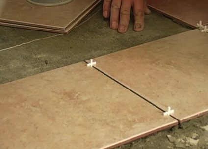 Hogyan tegyük egy csempe a padlón a fürdőszobában, mint egy hely, szóló padlólapok, hogyan kell kitölteni a