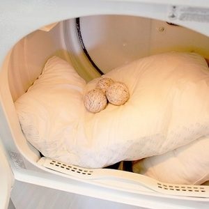 Hogyan mossa tollpárnákkal otthon (mosás) Hogyan mossa tollpárnákkal otthon