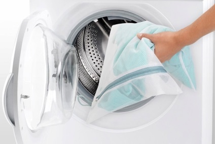 Hogyan mossa gyapjú tételeket a mosógépet, és kézzel, és milyen hőmérsékleten