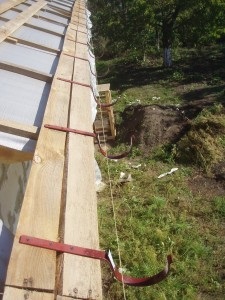 Hogyan kell telepíteni a leeresztő eszköz csatornába a tető, hogyan kell felépíteni egy házat