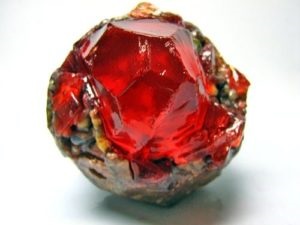 Kő rubin mágikus tulajdonságai és jelentősége a jelei az állatöv (fotó)