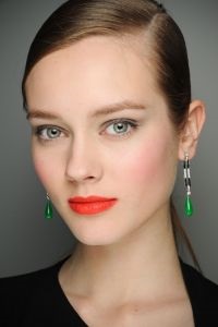 Coral rúzs (új anyag fogja mondani) korall rúzs